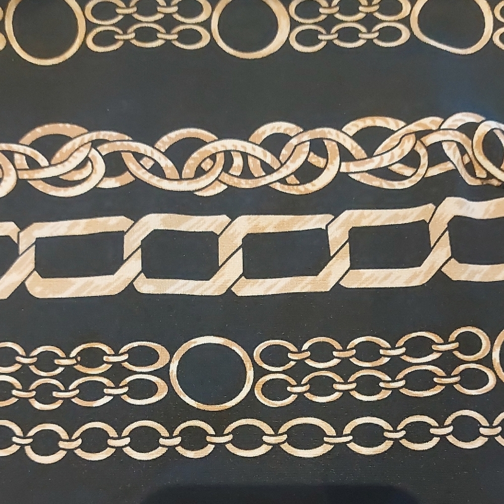 Chic Chain Patterned Black Dress - Picture 4 of 4